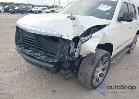 2015 Cadillac Escalade Luxury z USA, uszkodzony, nr VIN 1GYS3MKJ8FR681455